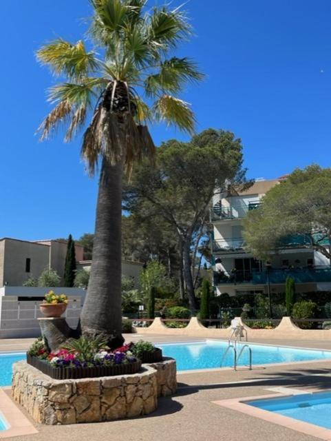 Saint-Raphael, Boulouris, F2 Dans Belle Residence 3 Piscines, Proche Bord De Mer 外观 照片