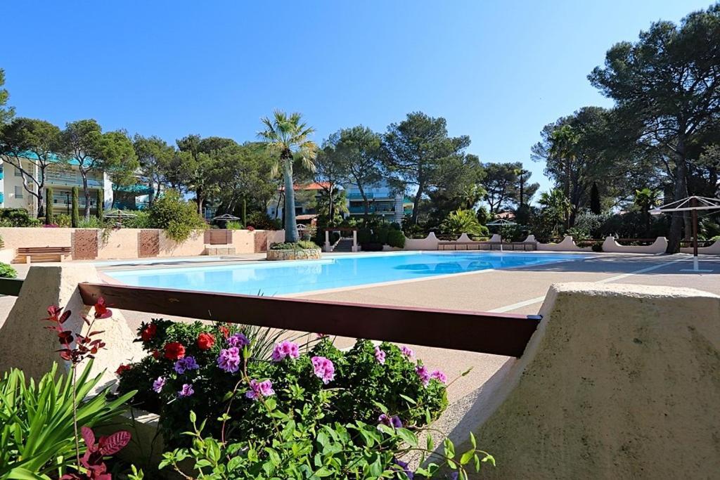 Saint-Raphael, Boulouris, F2 Dans Belle Residence 3 Piscines, Proche Bord De Mer 外观 照片